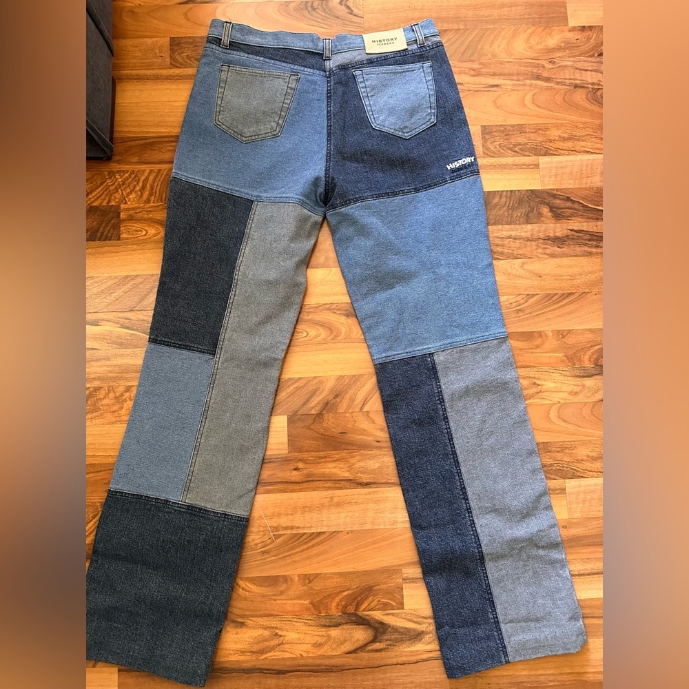 Women’s Y2K Iceberg History Multi-Blue Jeans Embroidered Pepe Le Pew Character - Picture 2 of 7